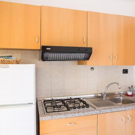 One Love Apartments Lupetto Esterno foto
