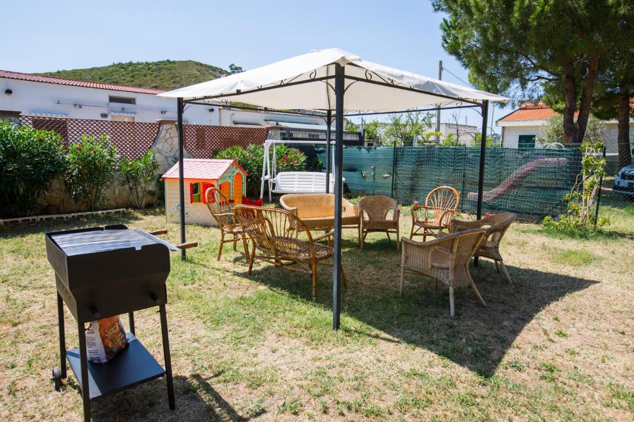 One Love Apartments Lupetto Esterno foto