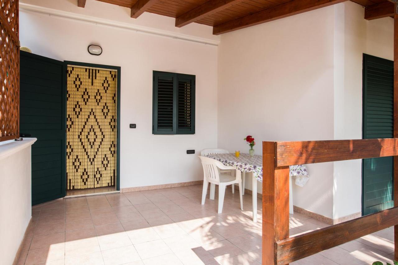One Love Apartments Lupetto Esterno foto