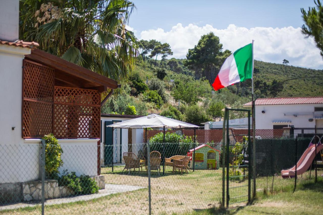 One Love Apartments Lupetto Esterno foto