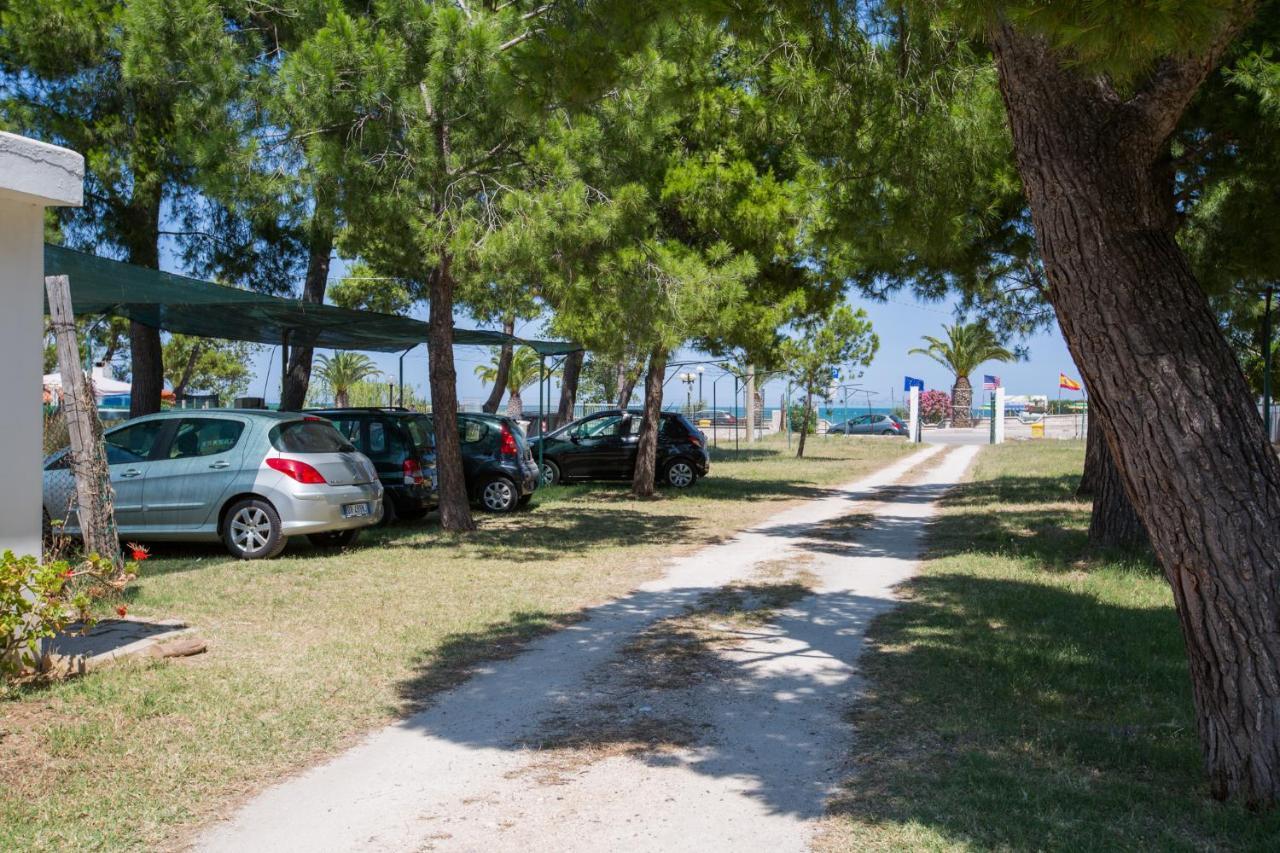 One Love Apartments Lupetto Esterno foto