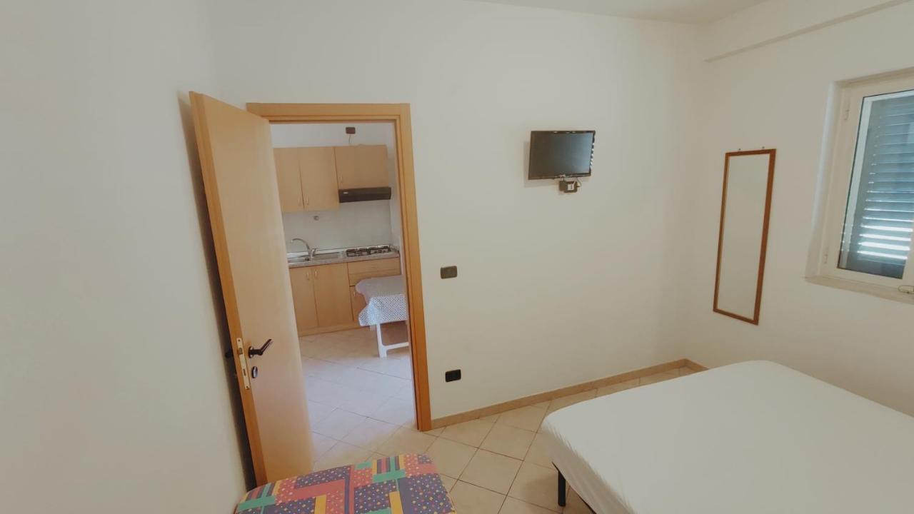 One Love Apartments Lupetto Esterno foto